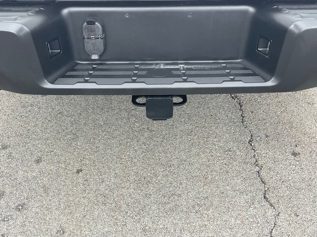 Used 2024 Nissan Frontier S w/ Tow Package image 19