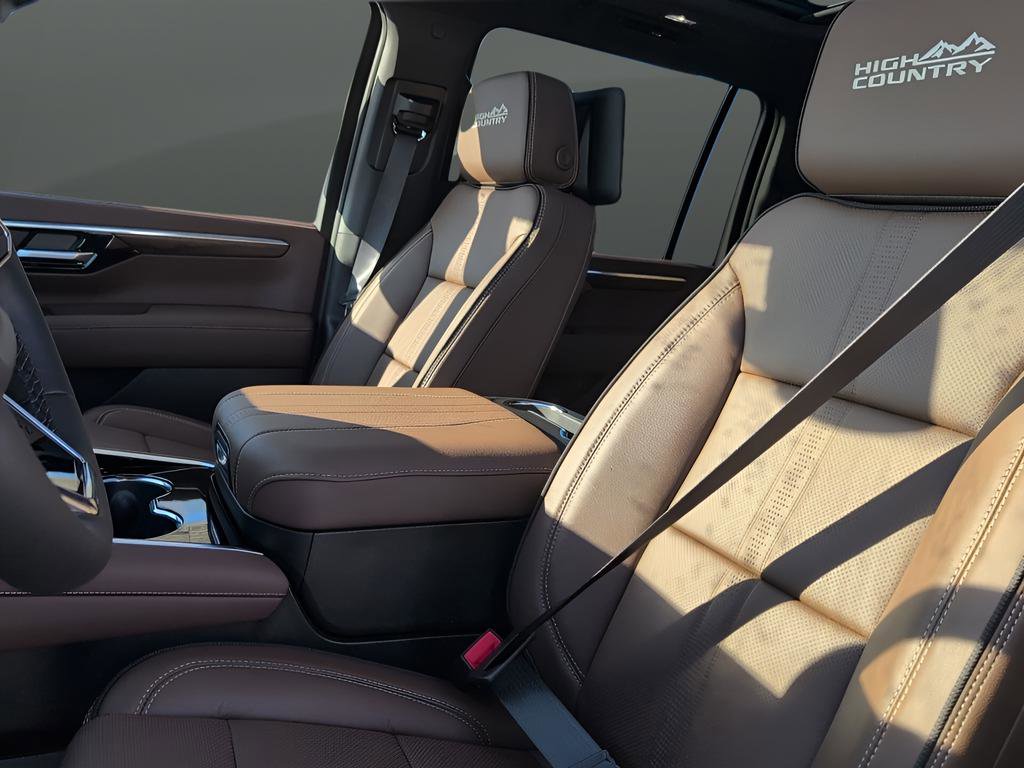 New 2026 Chevrolet Suburban High Country image 13