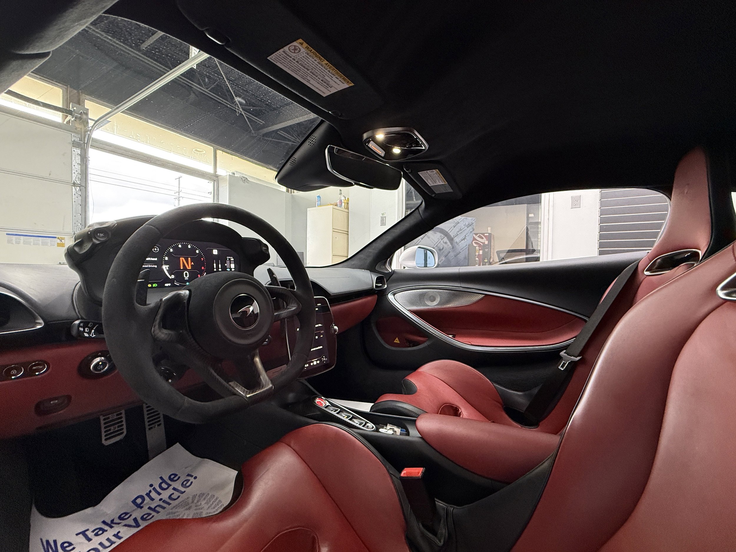 Used 2023 McLaren Artura RWD image 24