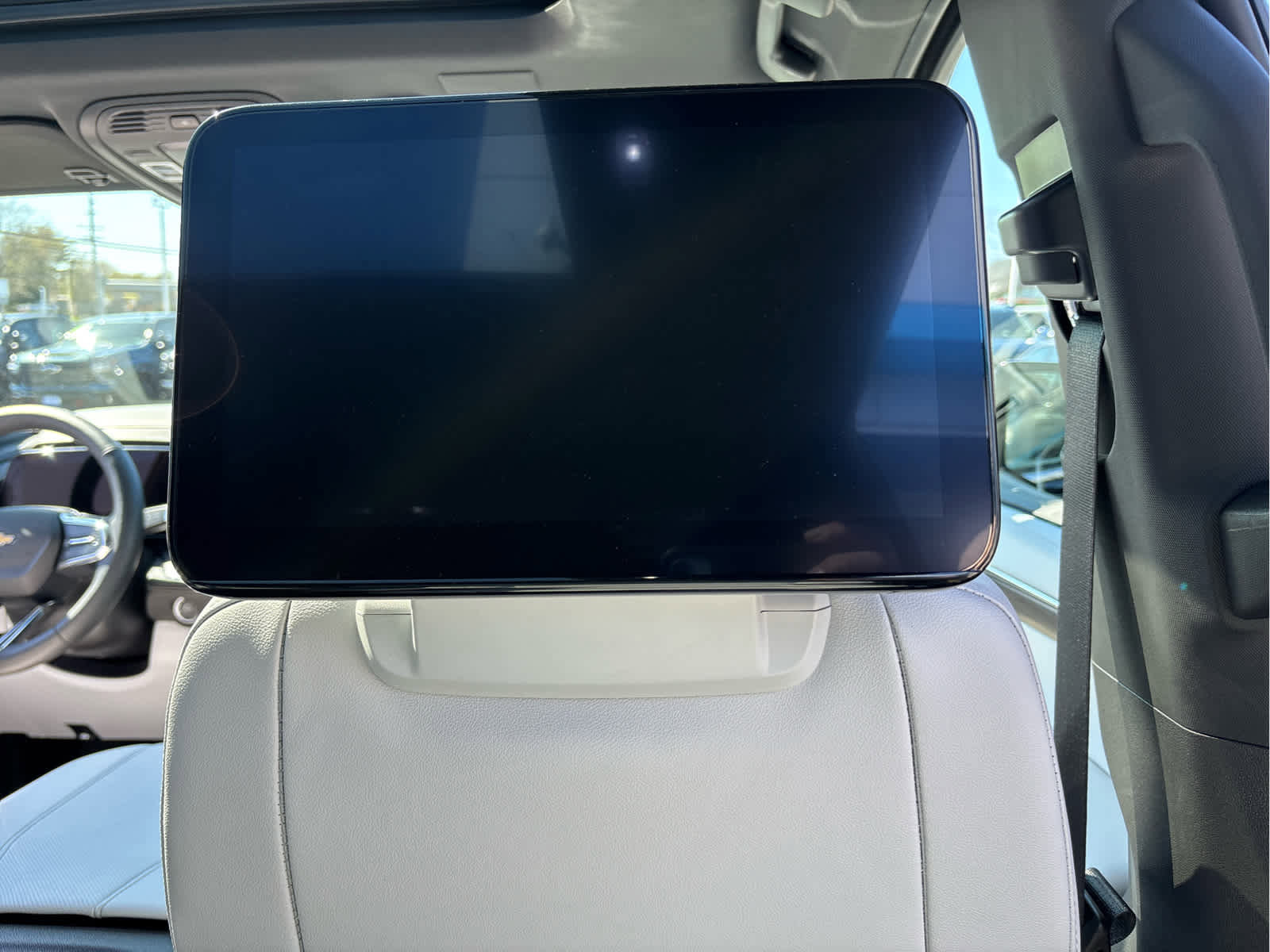 Certified 2025 Chevrolet Suburban Premier image 33