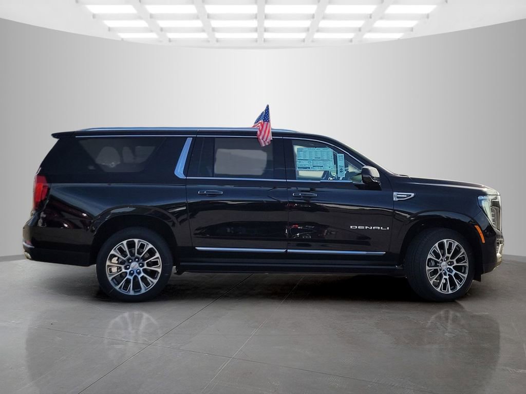 New 2026 GMC Yukon XL Denali w/ Denali Reserve Package image 3