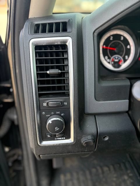 Used 2014 RAM 1500 Classic SLT AWD/4WD image 12