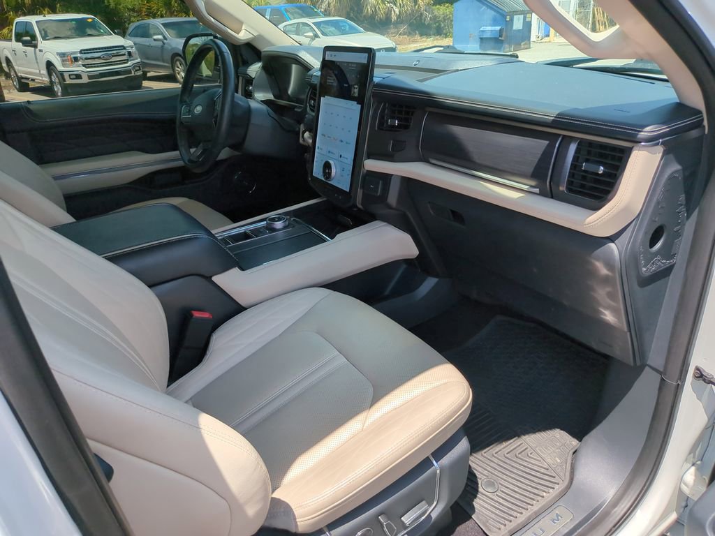 Certified 2022 Ford Expedition Platinum RWD image 14
