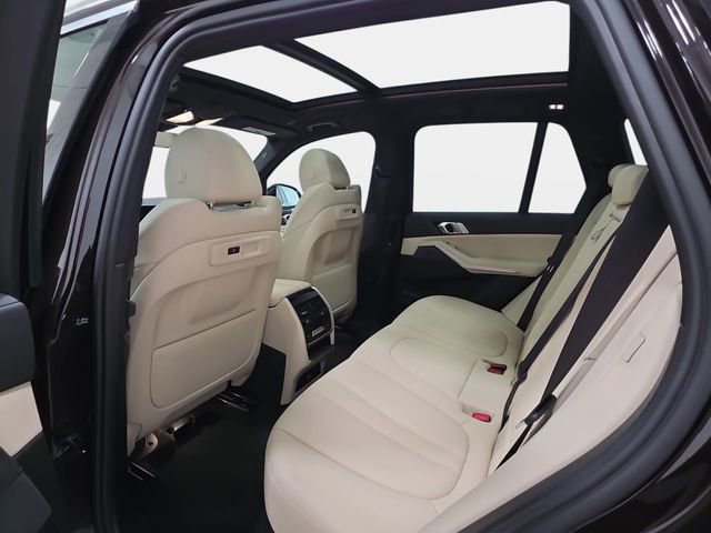 Used 2022 BMW X5 xDrive40i w/ Premium Package AWD/4WD image 12