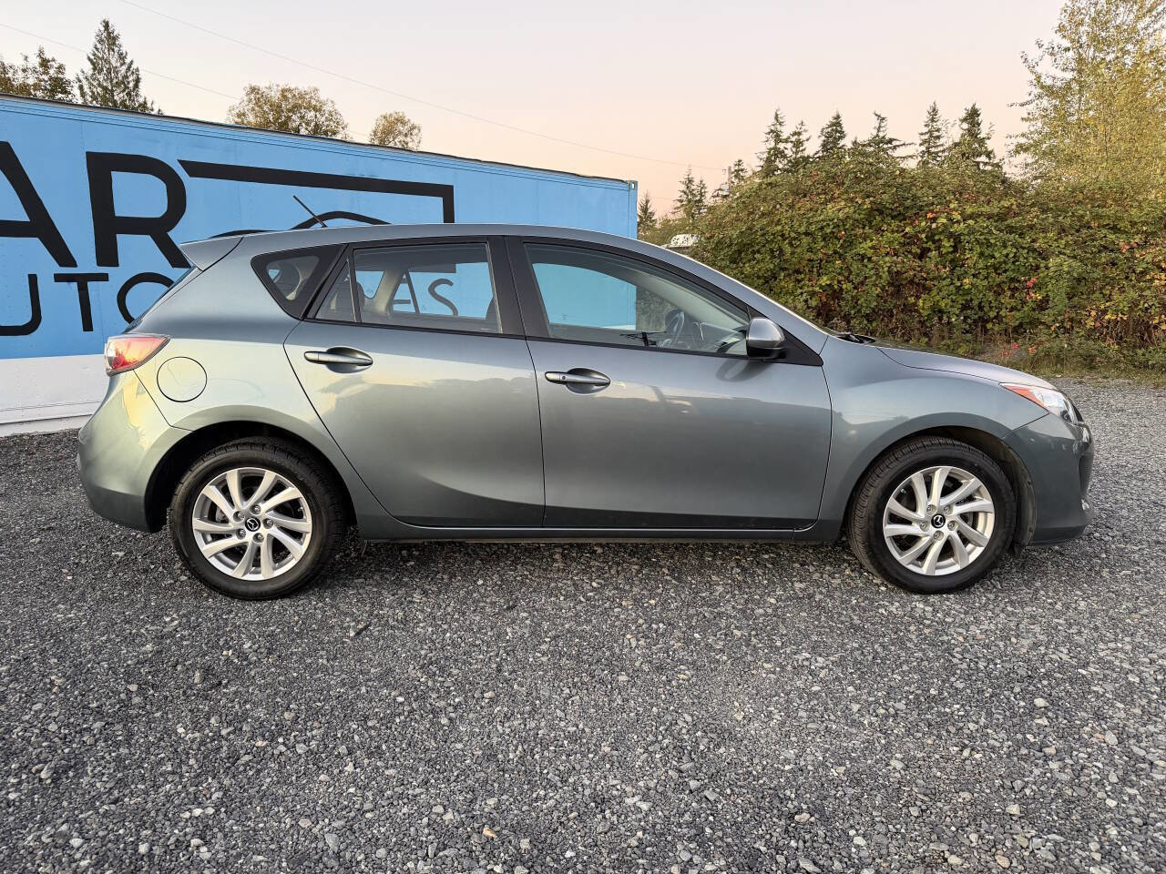 Used 2013 MAZDA MAZDA3 i Touring image 2