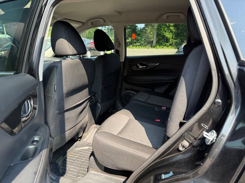 Used 2017 Nissan Rogue SV w/ SV Premium Package FWD image 14