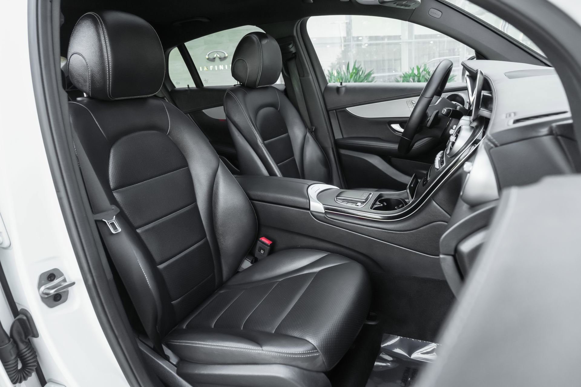 Used 2023 Mercedes-Benz GLC 300 4MATIC Coupe image 41