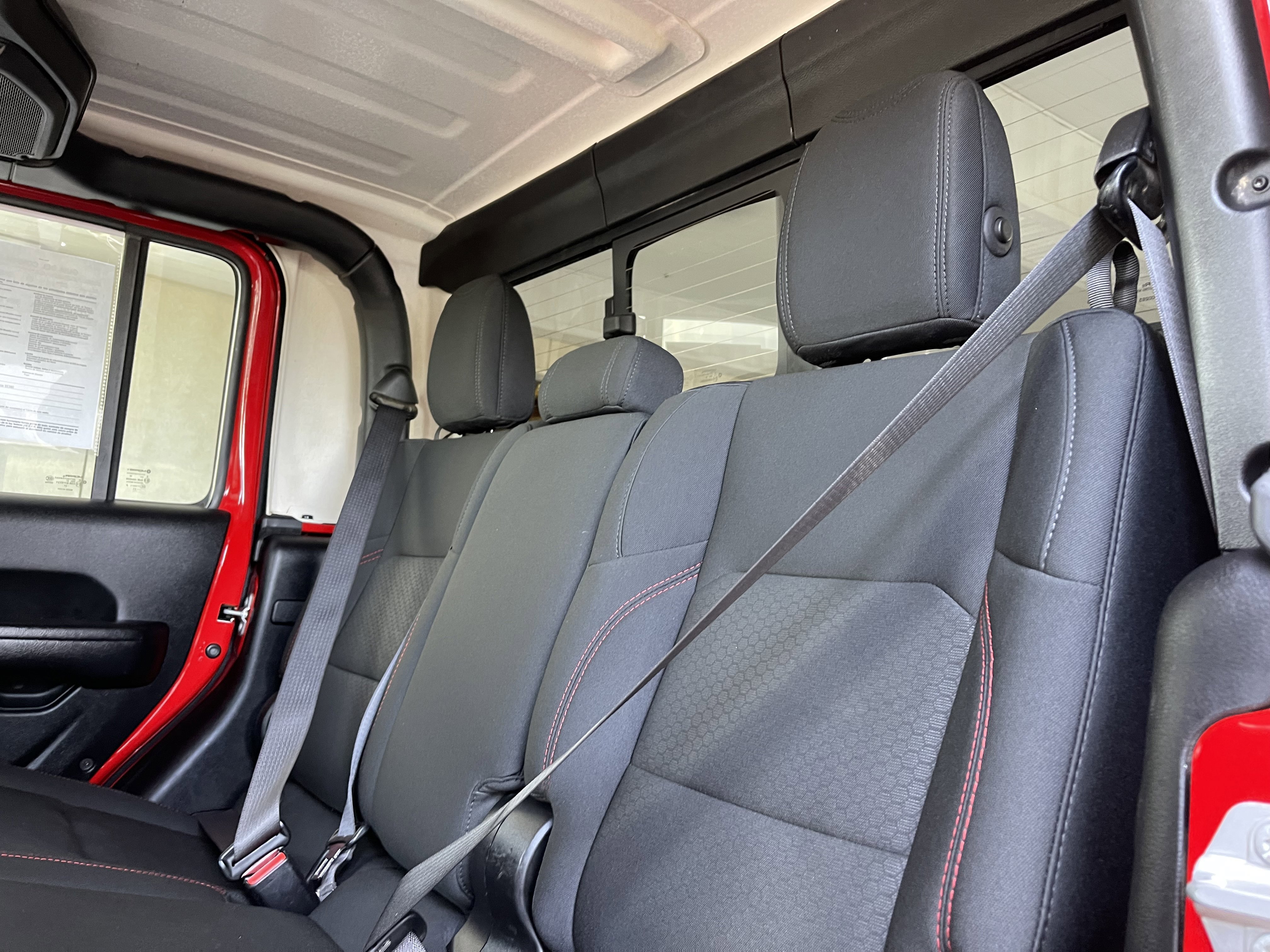 Used 2021 Jeep Gladiator Rubicon AWD/4WD image 17