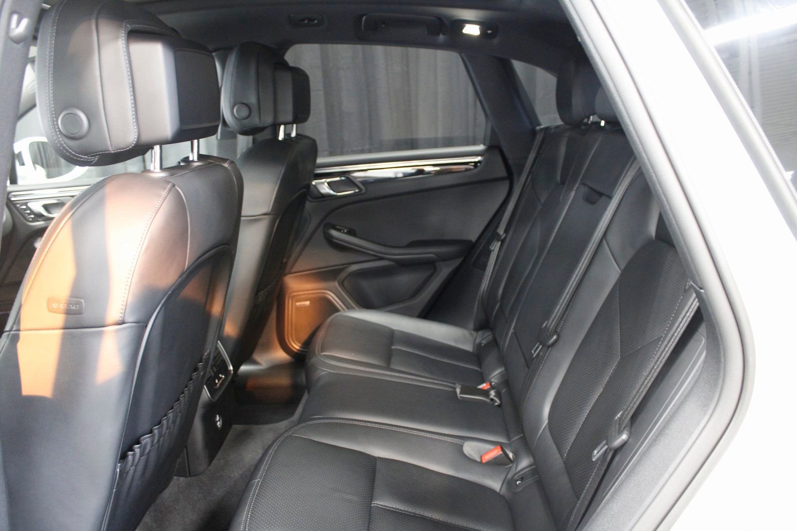 Certified 2025 Porsche Macan image 21