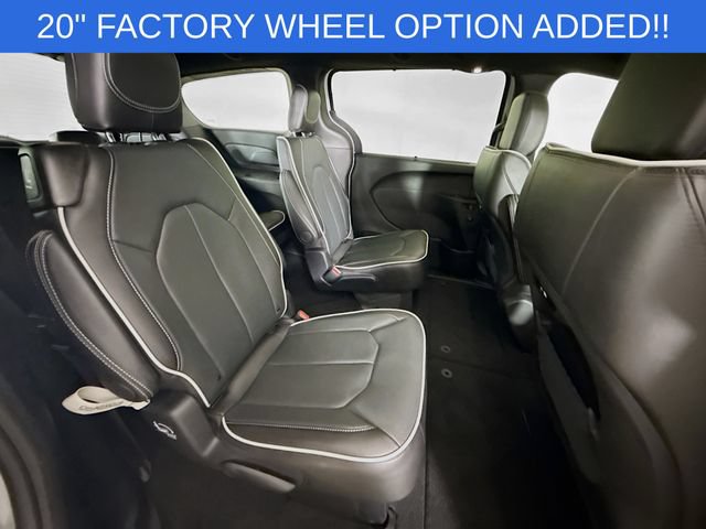 New 2027 Chrysler Pacifica Limited AWD/4WD image 28