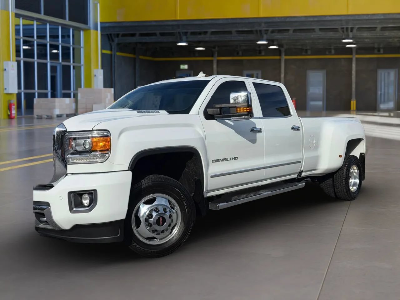 Used 2017 GMC Sierra 3500 Denali w/ Duramax Plus Package AWD/4WD image 4