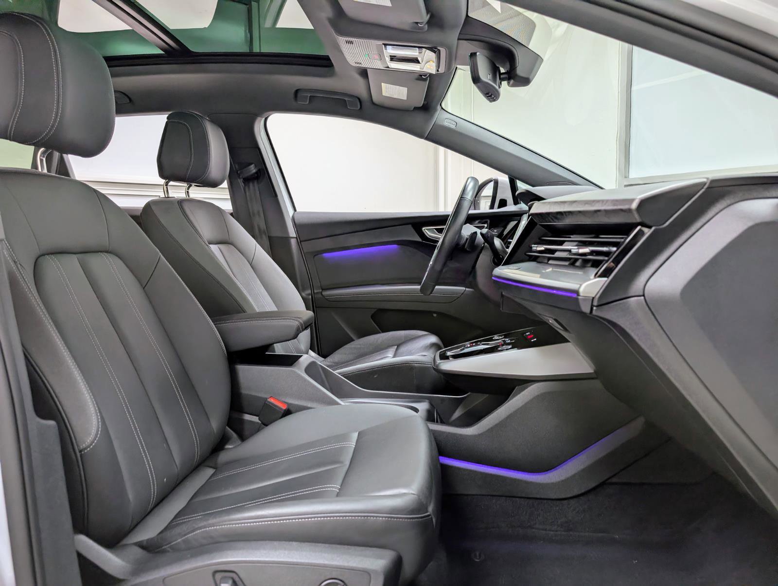 Used 2024 Audi Q4 e-tron Premium Plus image 26