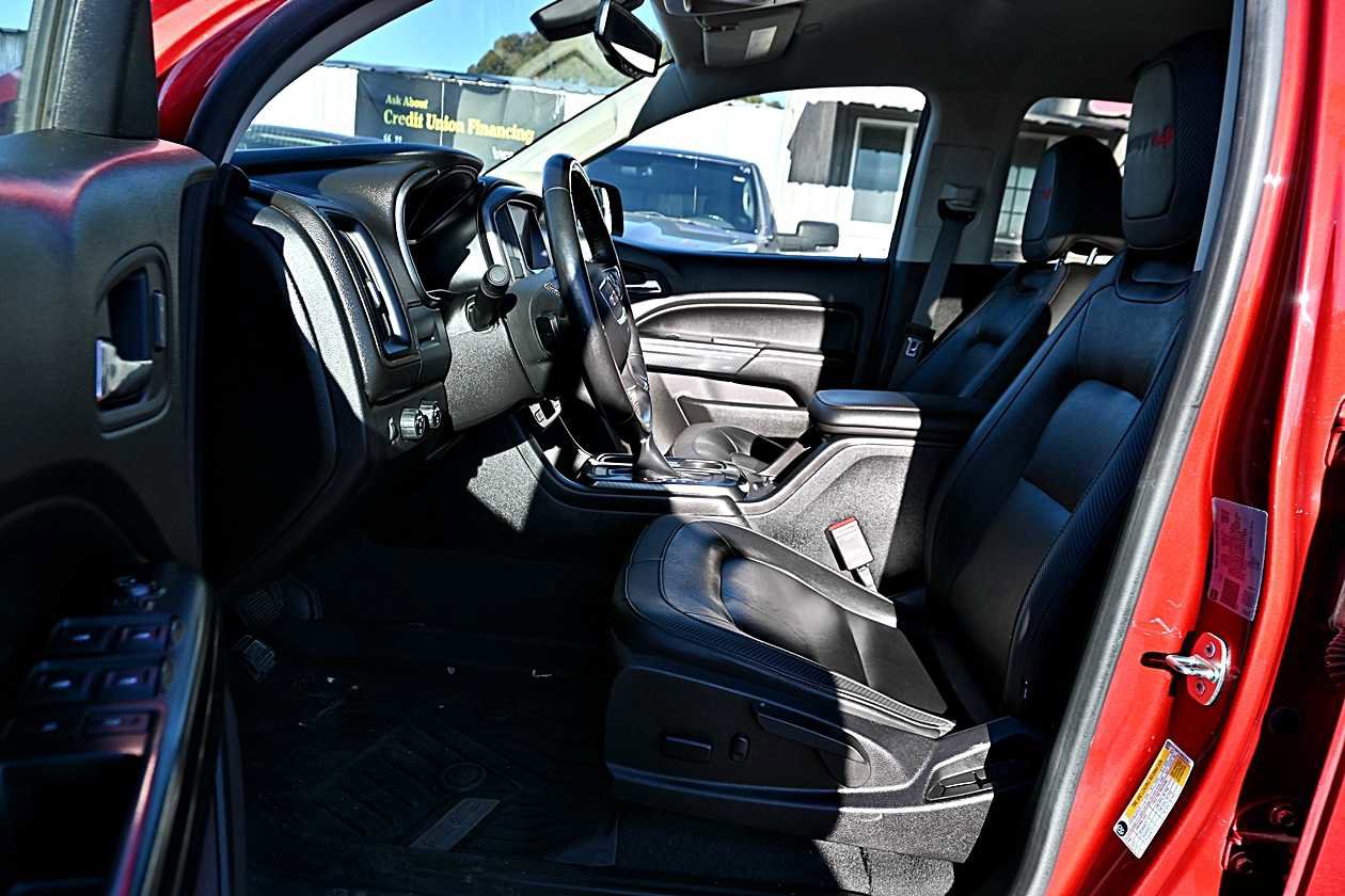 Used 2022 GMC Canyon AT4 image 15