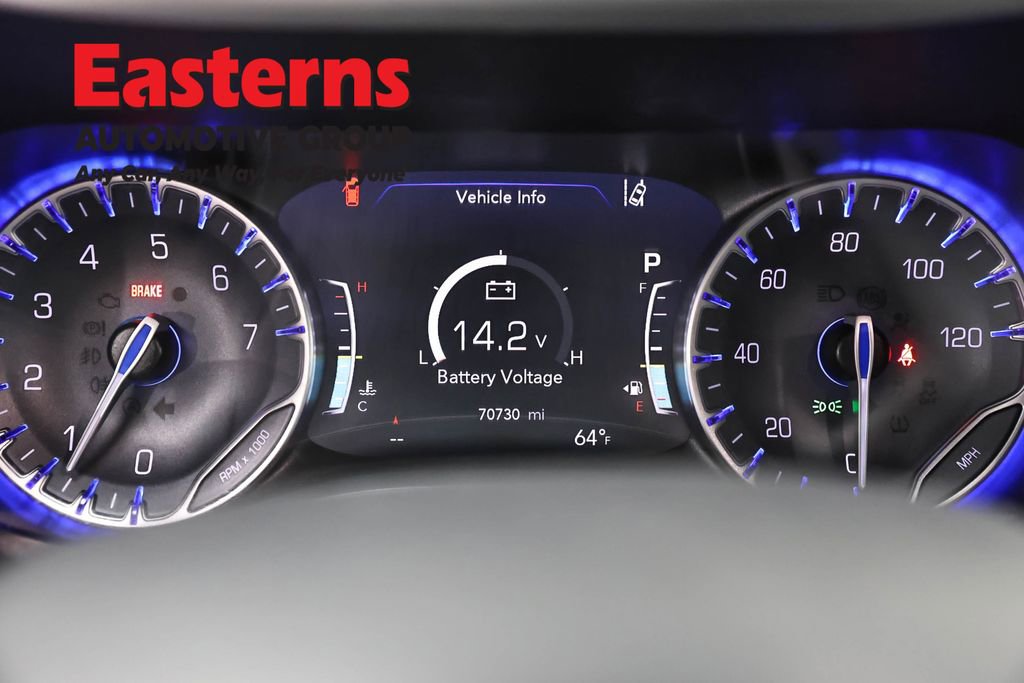 Used 2023 Chrysler Pacifica Touring-L FWD image 18