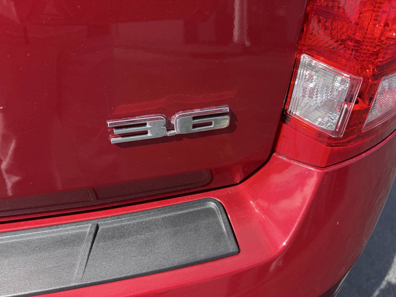 Used 2012 Cadillac SRX Luxury AWD/4WD image 6