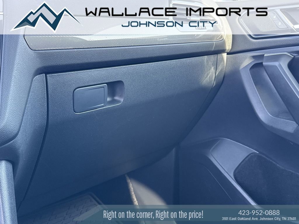 Certified 2023 Volkswagen Tiguan SE R-Line image 19