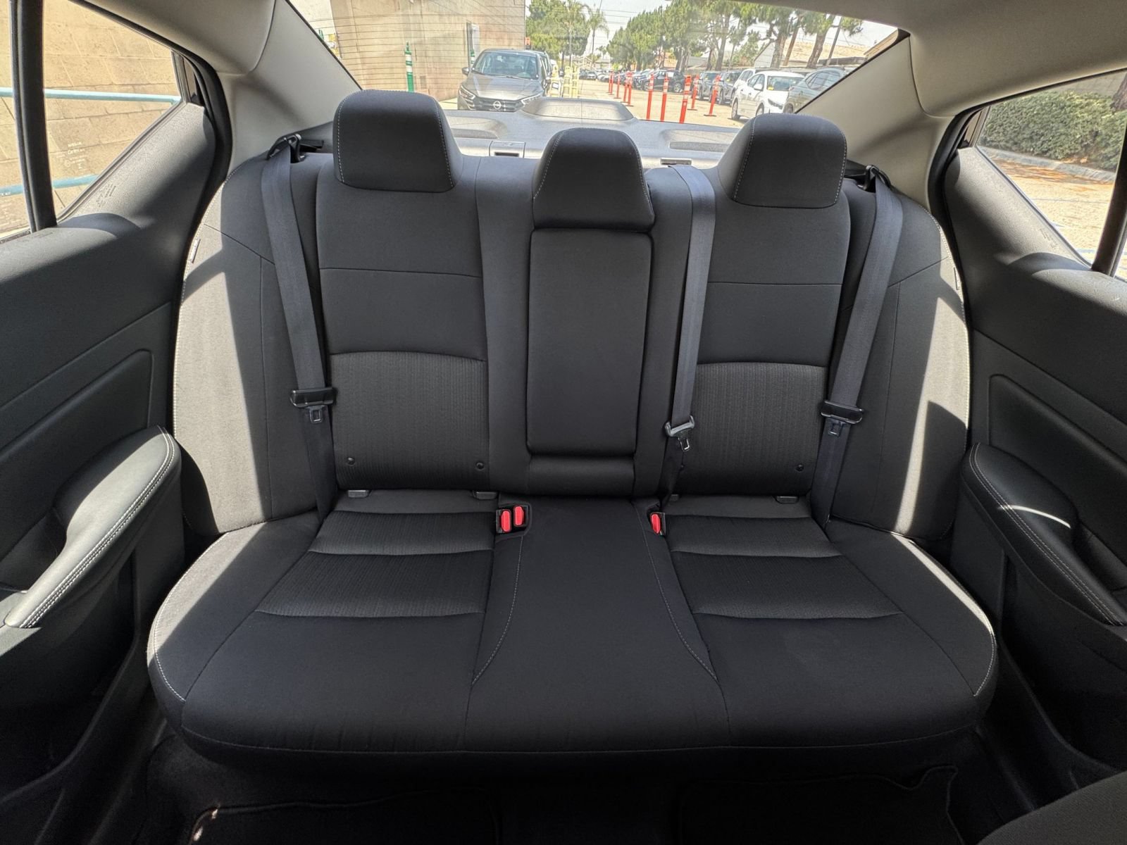 Used 2025 Nissan Altima 2.5 SV FWD image 38