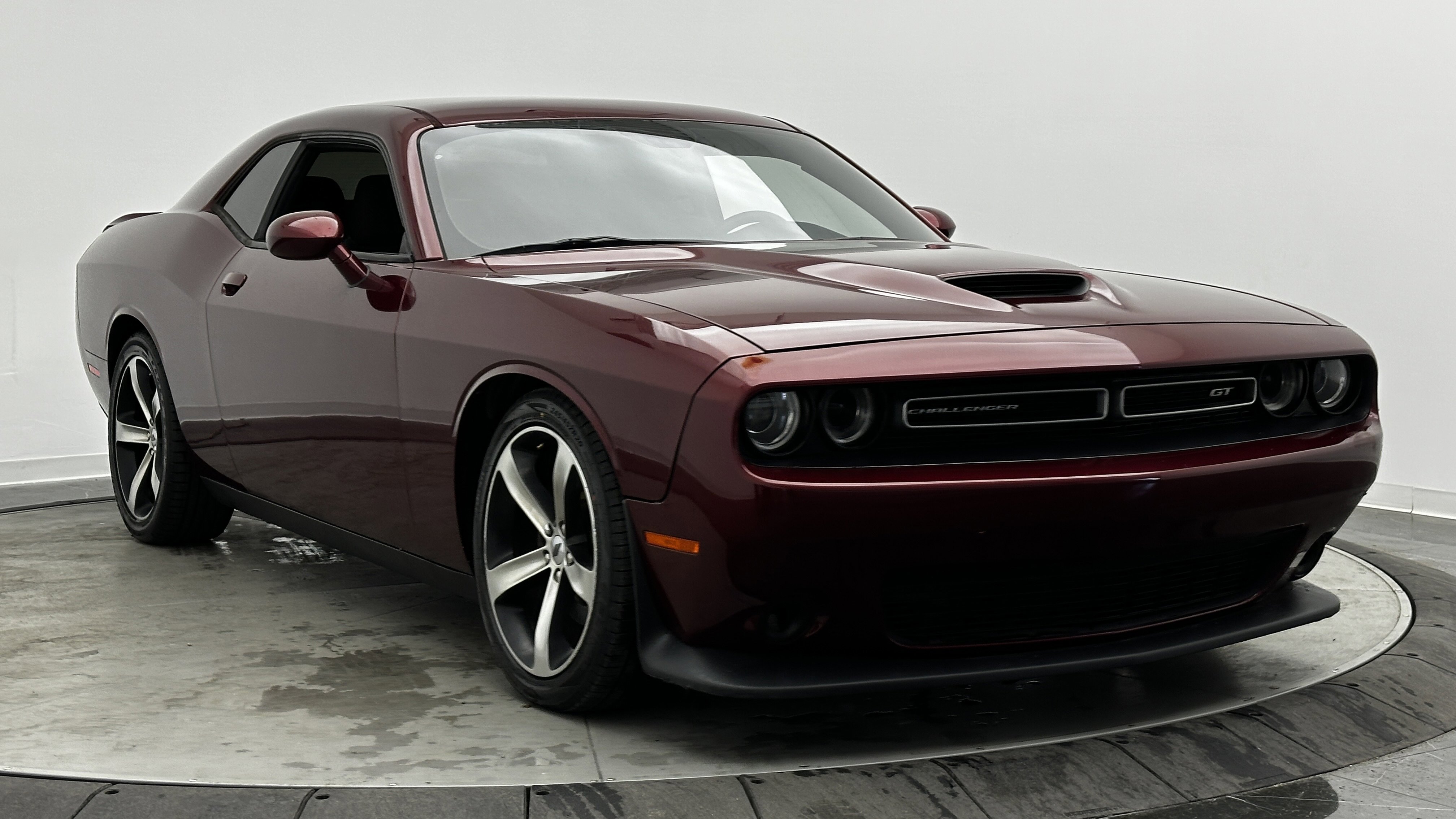 Used 2019 Dodge Challenger GT image 3