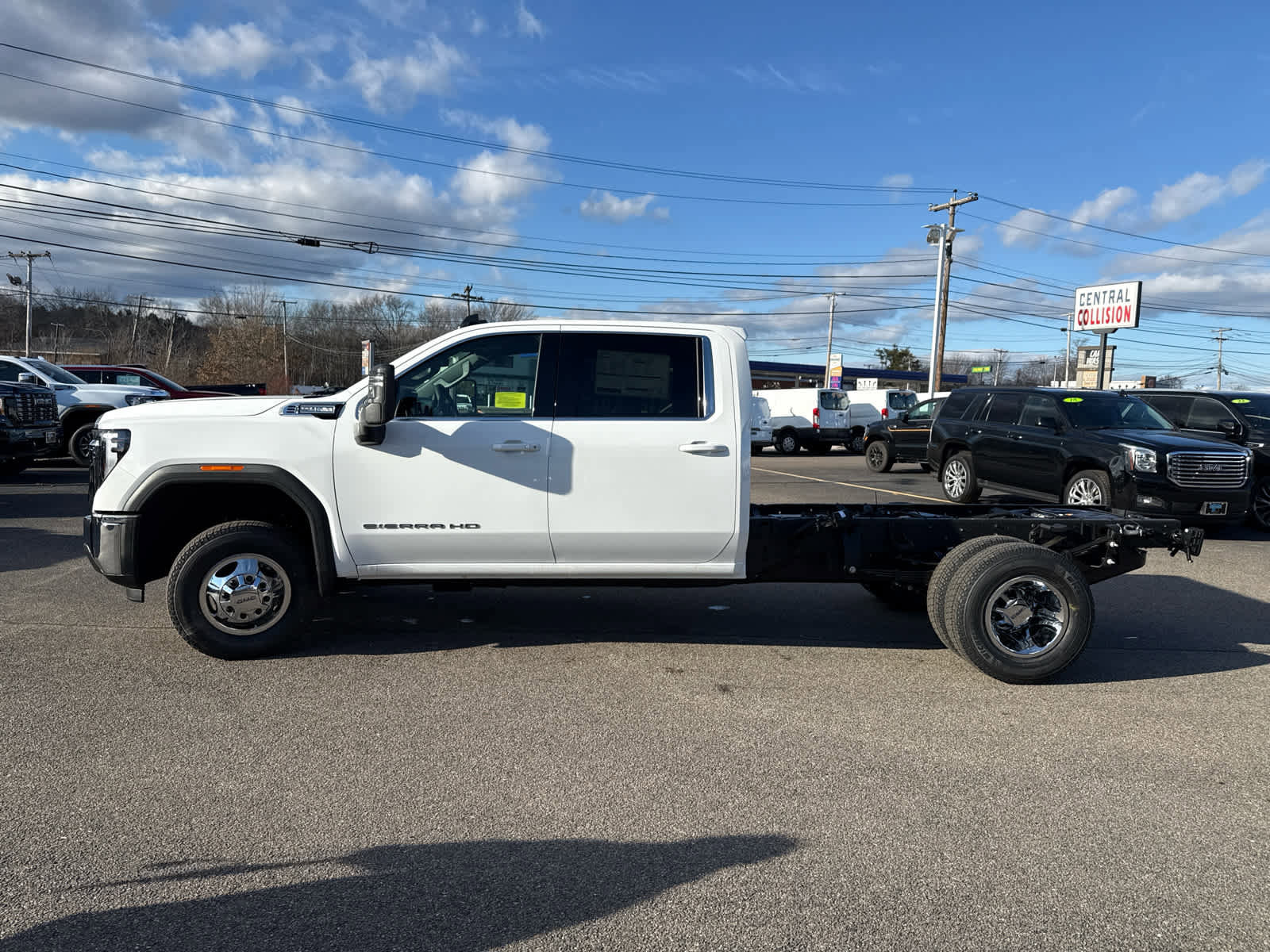 New 2026 GMC Sierra 3500 SLE w/ SLE Convenience Package image 4