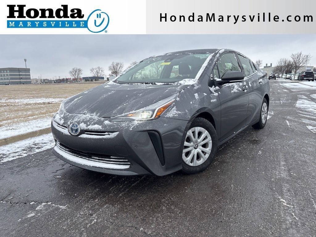 Used 2021 Toyota Prius LE image 1