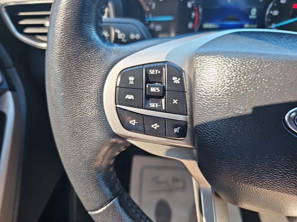 Used 2022 Ford Explorer Limited w/ Equipment Group 301A image 23