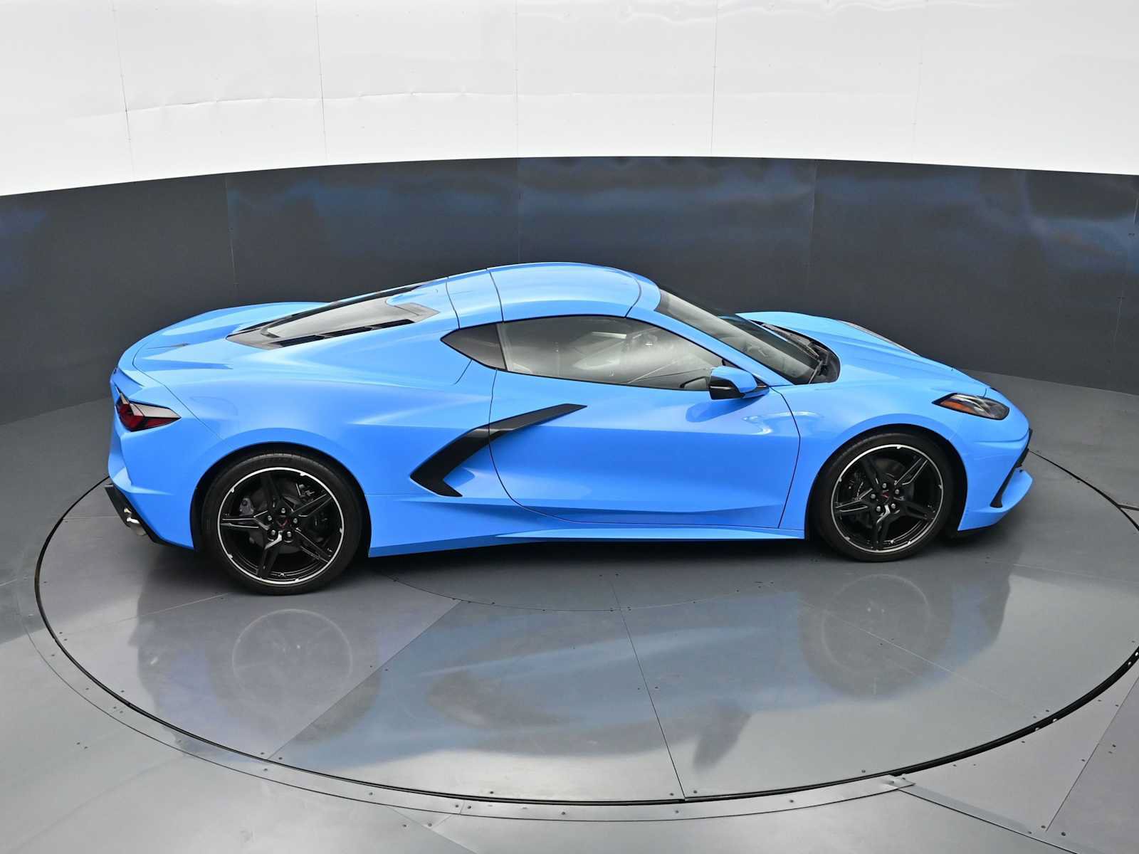 Used 2021 Chevrolet Corvette Stingray Preferred Cpe w/ Engine Appearance Package RWD image 33