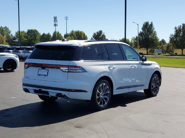 Certified 2025 Lincoln Aviator AWD w/ Jet Appearance Package image 3