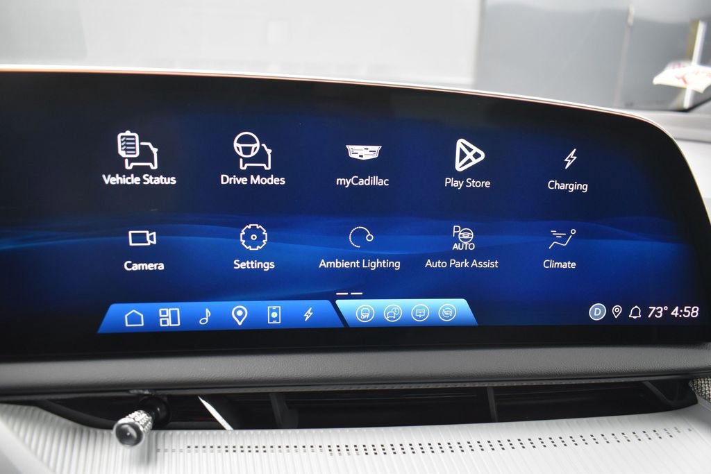 Certified 2025 Cadillac Optiq Sport 2 w/ LPO, Floor Liner Package AWD/4WD image 22