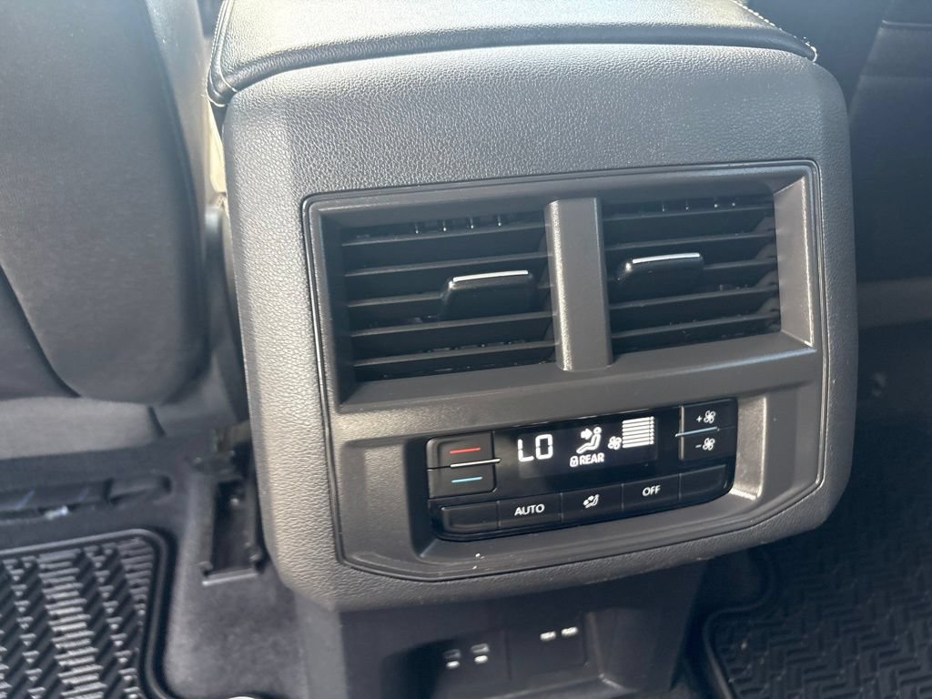 Used 2023 Volkswagen Atlas SE w/ Black Wheel Package FWD image 18