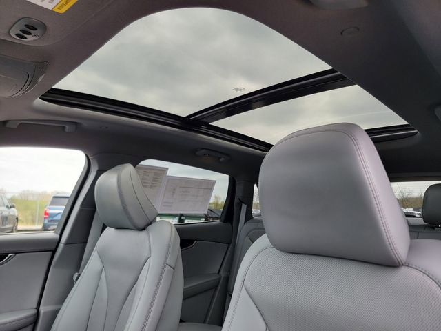 Certified 2023 Lincoln Nautilus Reserve w/ Luxury Package AWD/4WD image 4