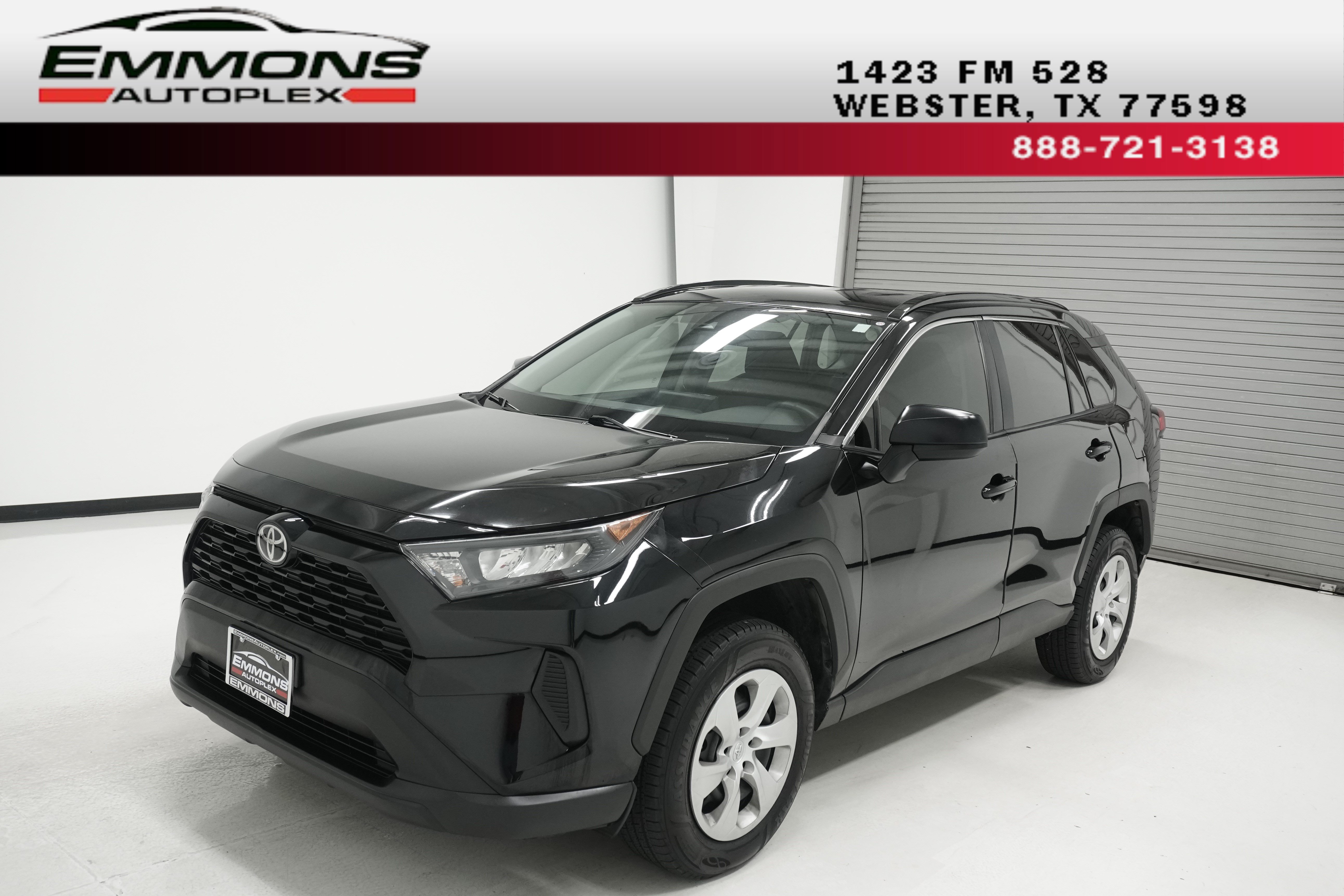 Used 2021 Toyota RAV4 LE FWD image 1
