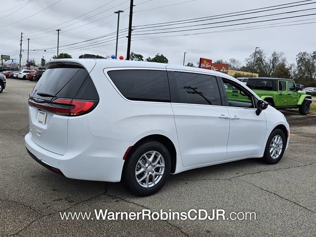 New 2026 Chrysler Pacifica Select FWD image 15