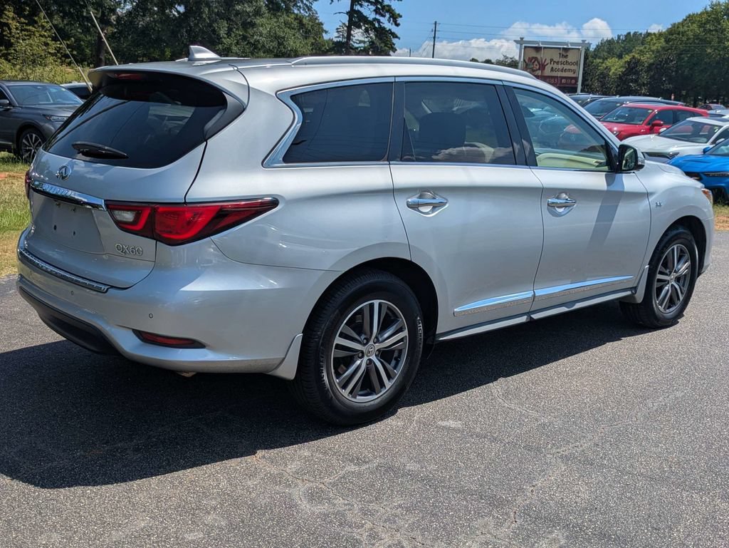 Used 2020 INFINITI QX60 Luxe w/ Essential Package FWD image 4