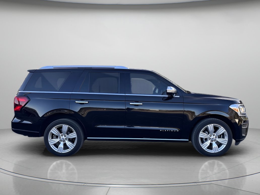 Used 2023 Ford Expedition Platinum image 2