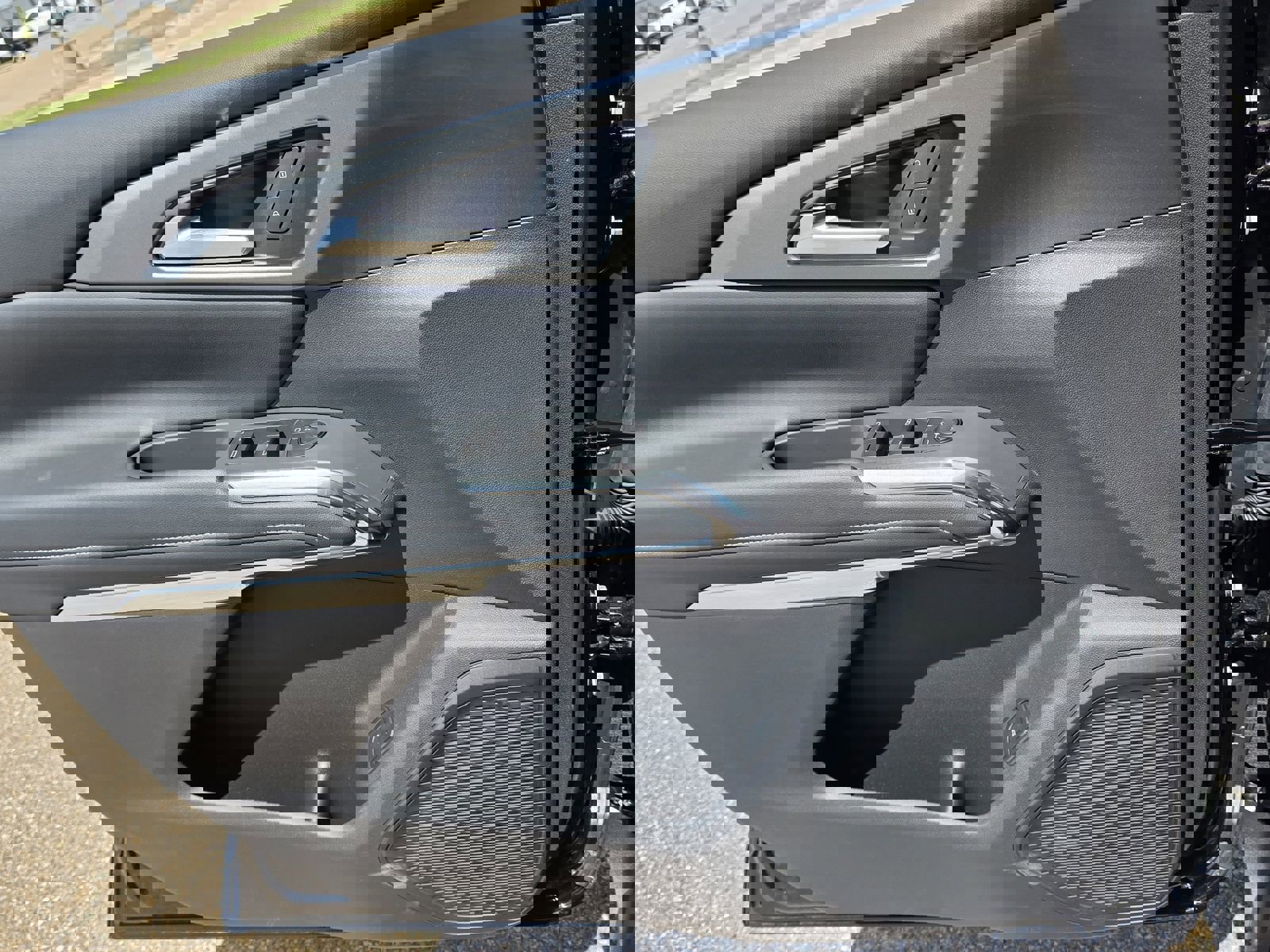 New 2026 Chevrolet Traverse LT image 16