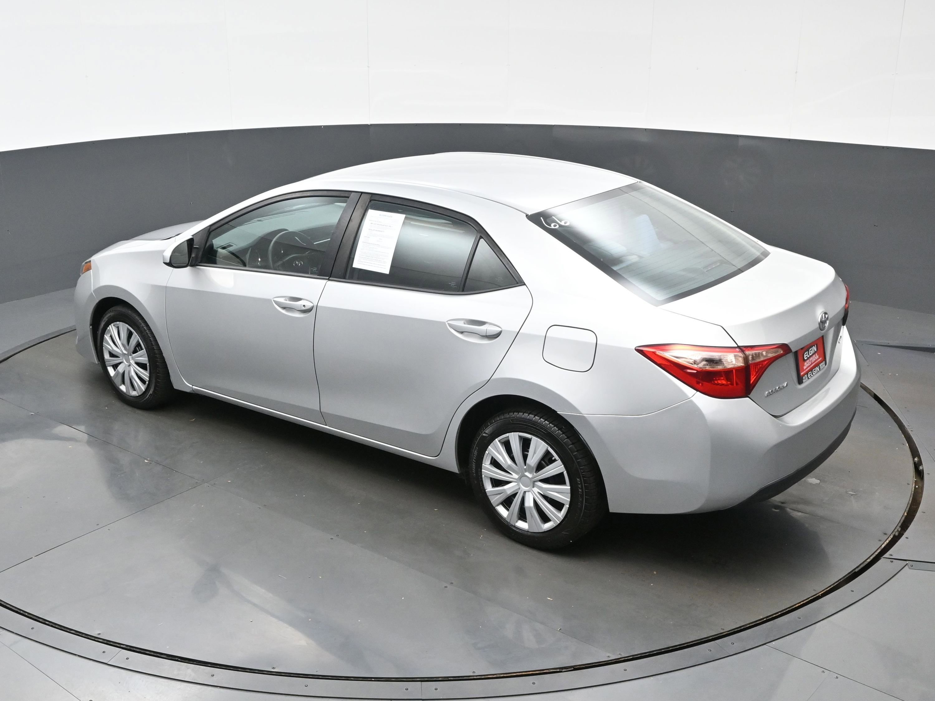 Used 2019 Toyota Corolla LE image 32