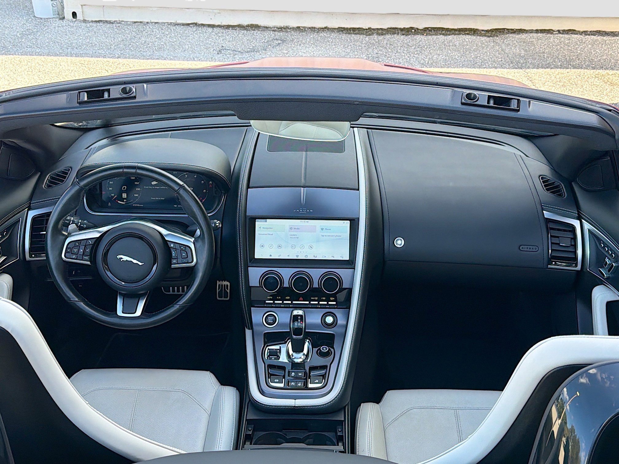 Used 2023 Jaguar F-TYPE Convertible image 15