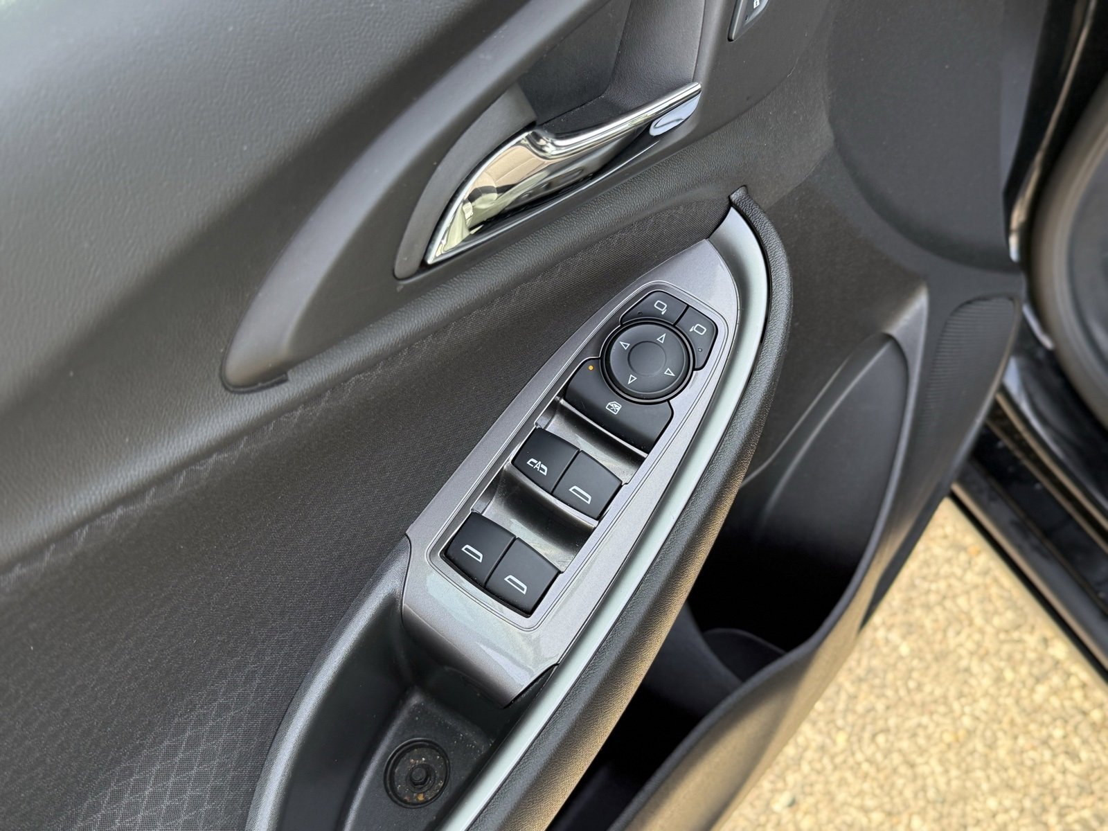 Used 2025 Chevrolet Malibu LT image 14