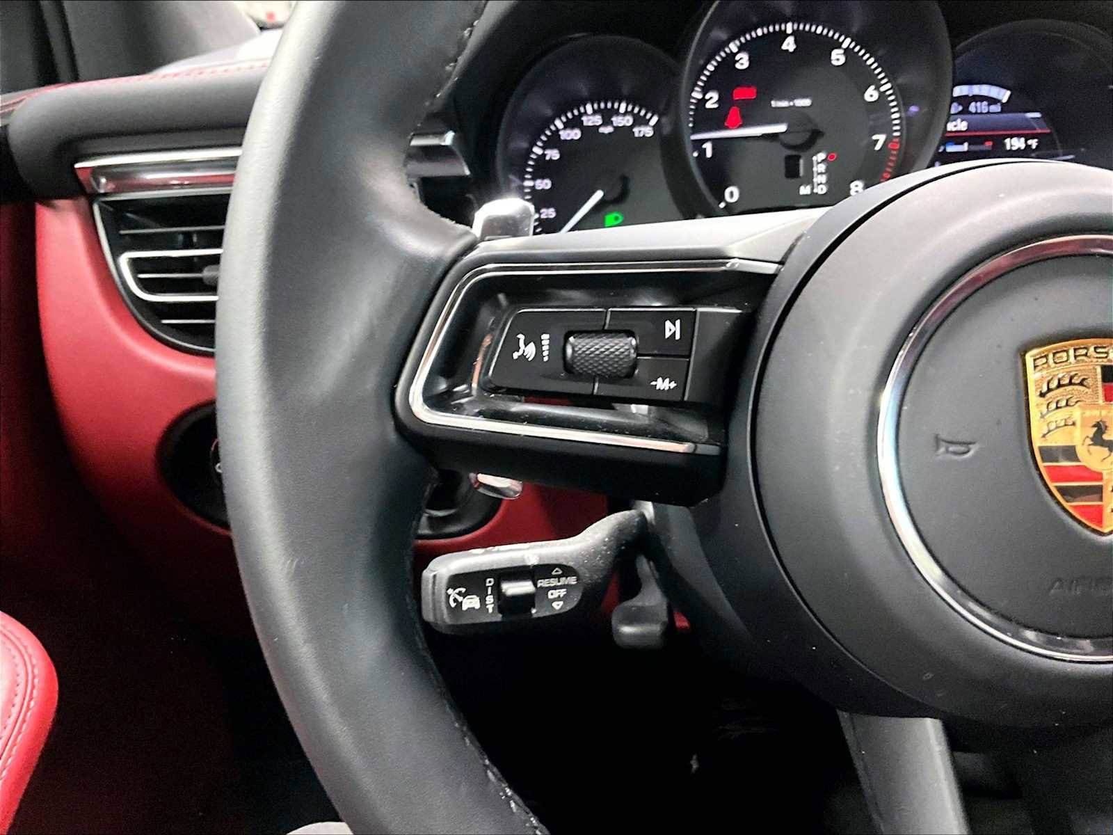 Used 2025 Porsche Macan image 21