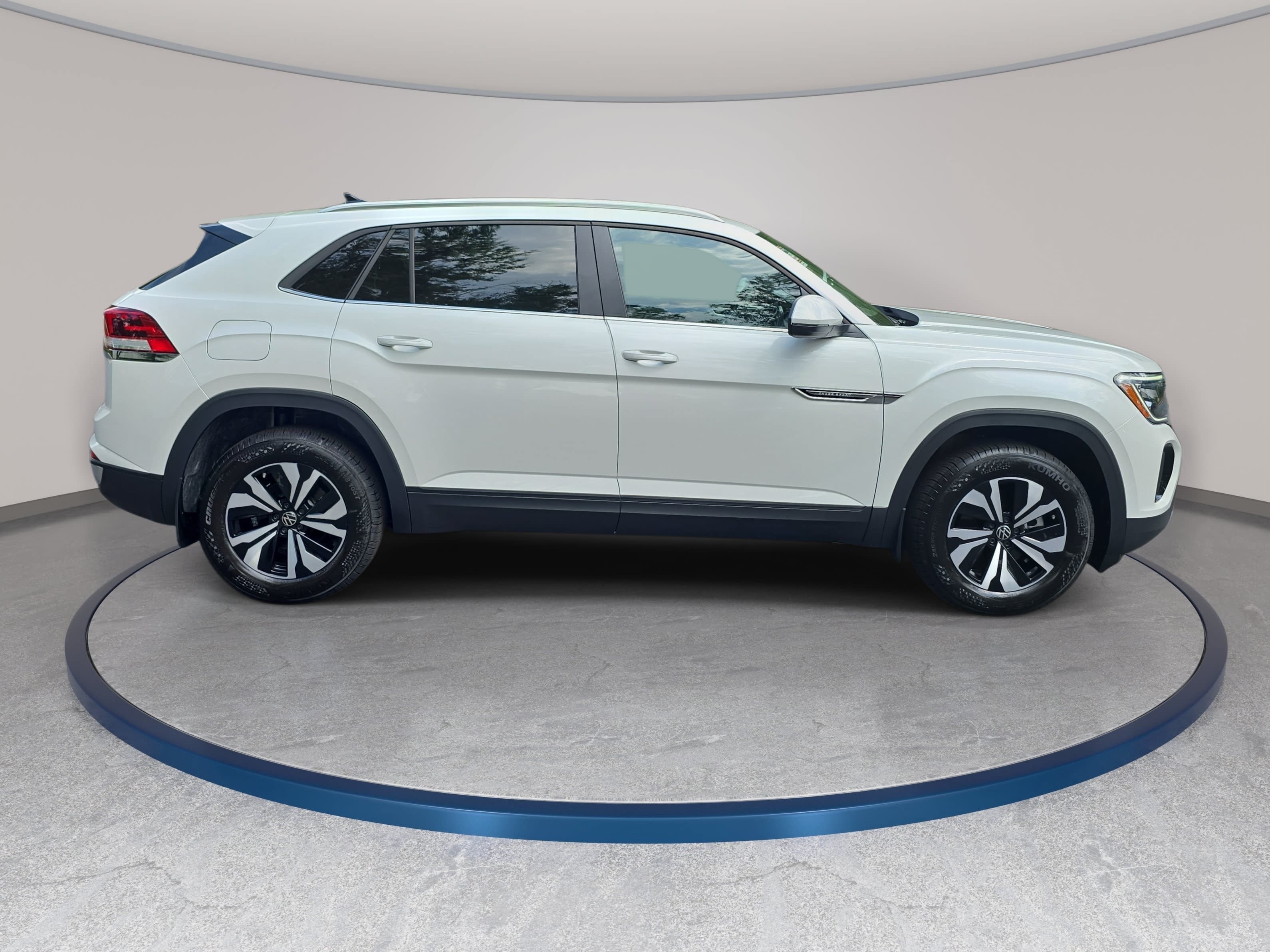 New 2026 Volkswagen Atlas Cross Sport SE FWD image 4