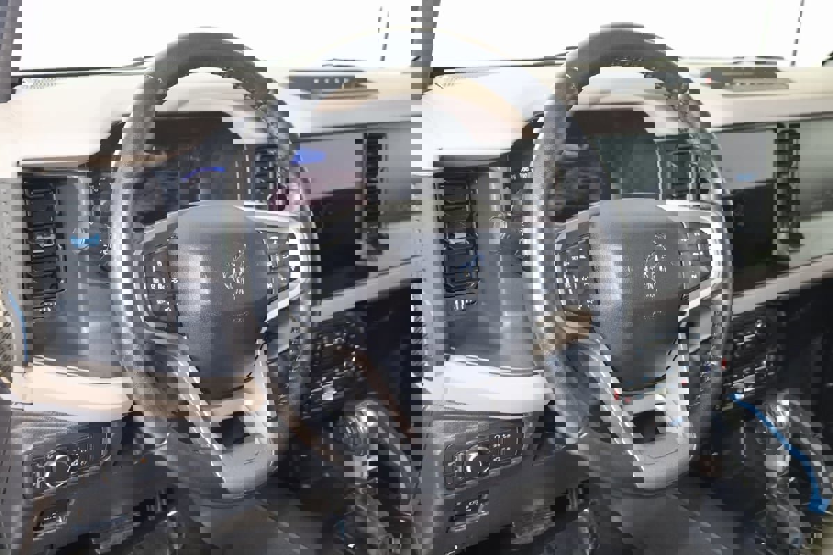 Used 2022 Ford Bronco Wildtrak image 6