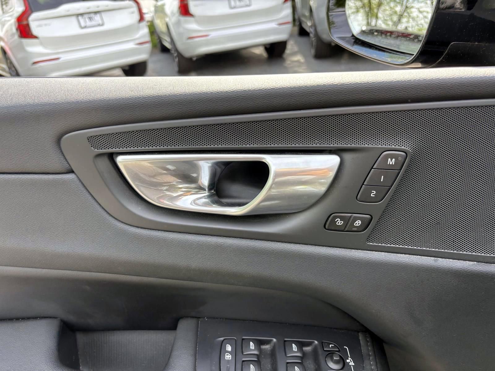 Used 2023 Volvo XC60 B5 Plus w/ Climate Package image 12