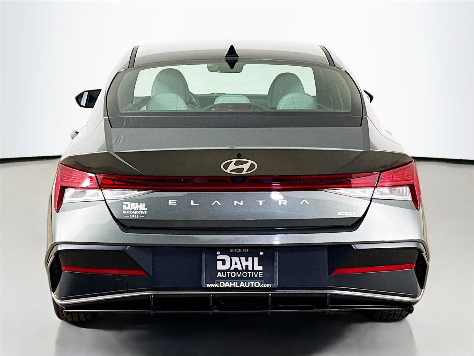 Used 2025 Hyundai Elantra Limited FWD image 12