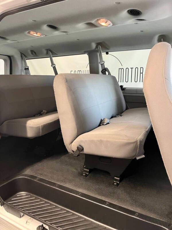 Used 2006 Ford E-350 and Econoline 350 XLT RWD image 20