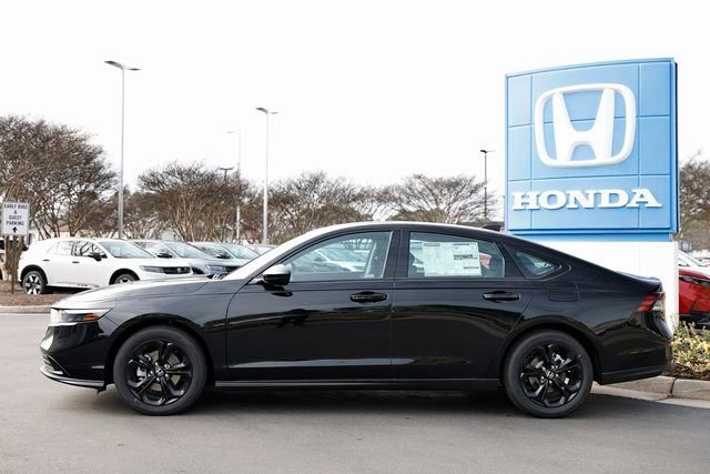 Used 2025 Honda Accord SE image 4