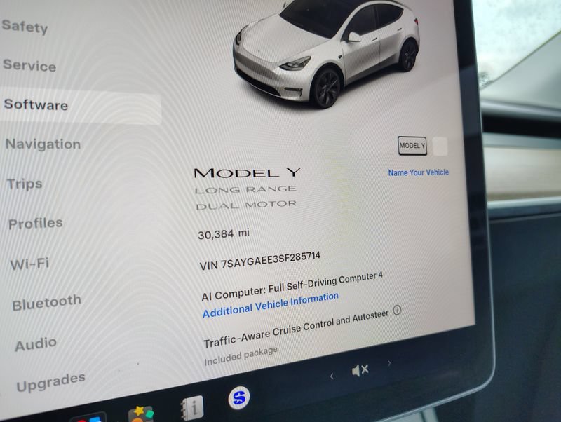 Used 2025 Tesla Model Y Long Range AWD/4WD image 29