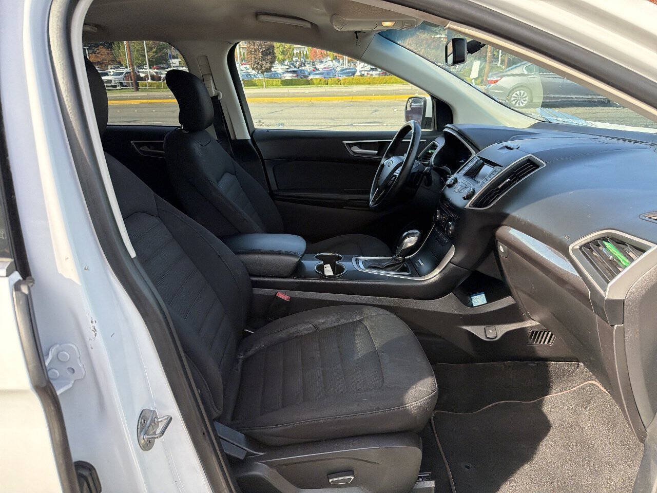 Used 2018 Ford Edge SEL AWD/4WD image 15