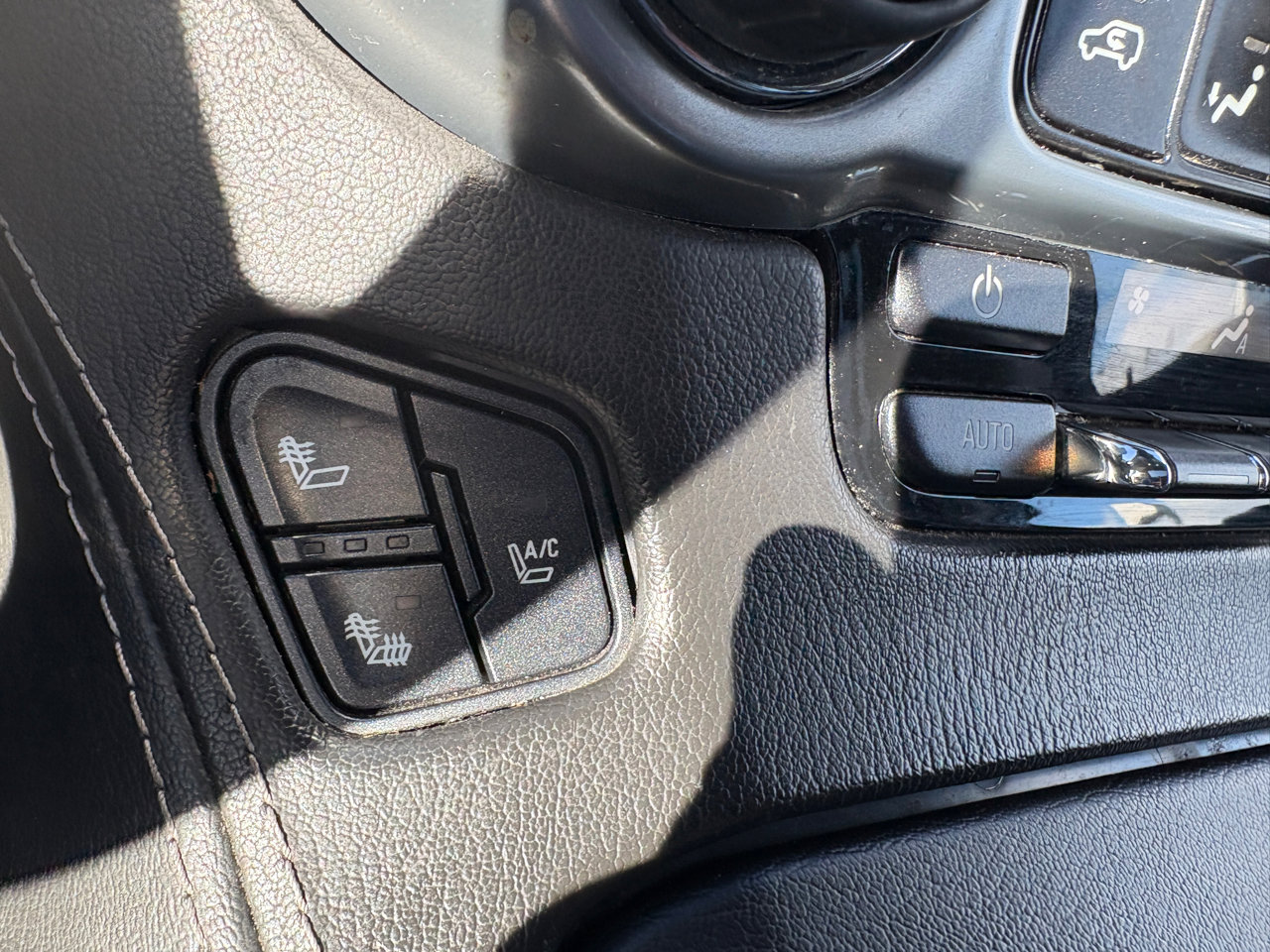 Used 2016 Chevrolet Suburban LTZ image 24
