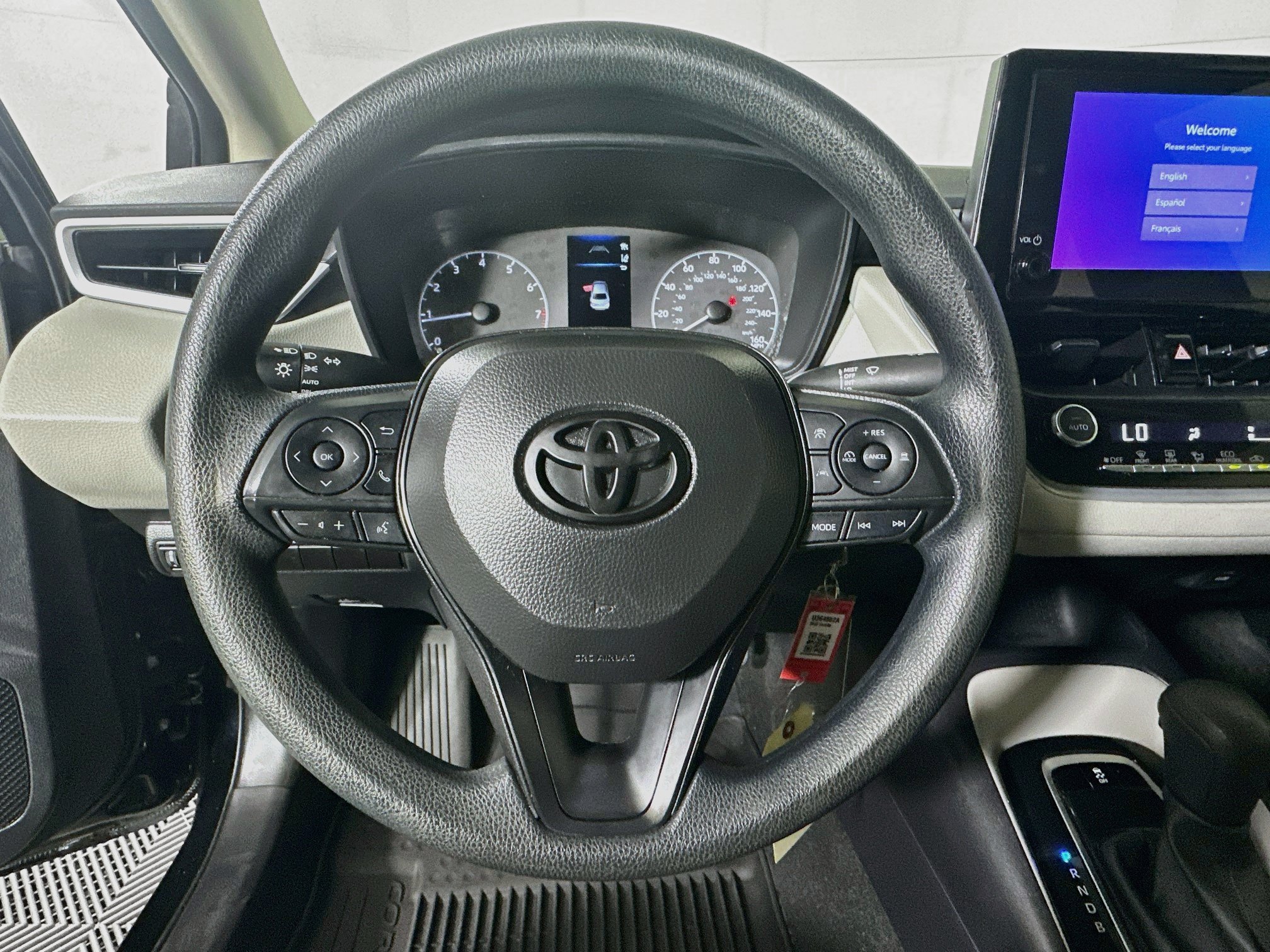 Used 2025 Toyota Corolla LE FWD image 15