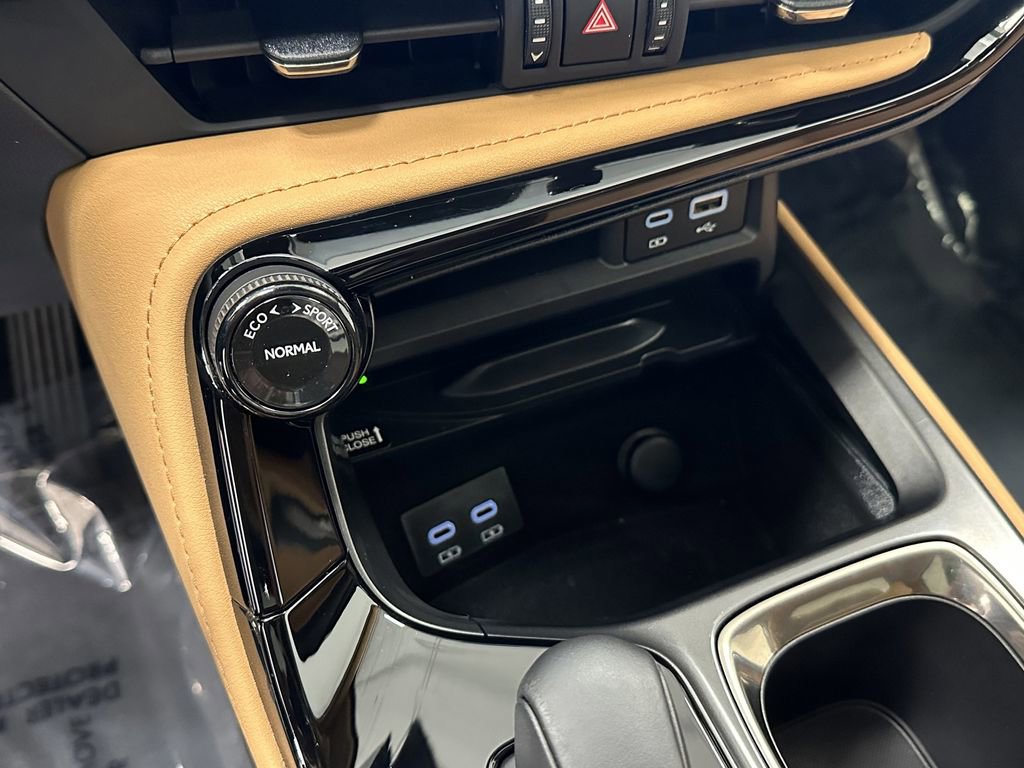 Used 2025 Lexus NX 250 FWD w/ Premium Package image 32